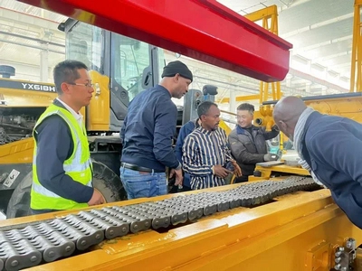 Treinamento em equipamento de perfuração & Aceitação por parte de cliente da Guiné