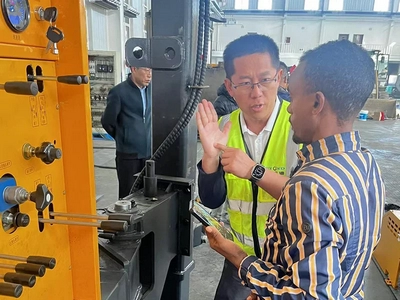 Treinamento em equipamento de perfuração & Aceitação por parte de cliente da Guiné