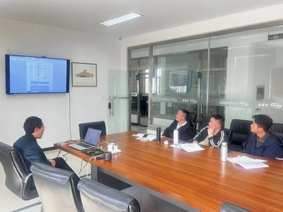 Treinamento em equipamento de perfuração & Aceitação por parte de cliente da Guiné